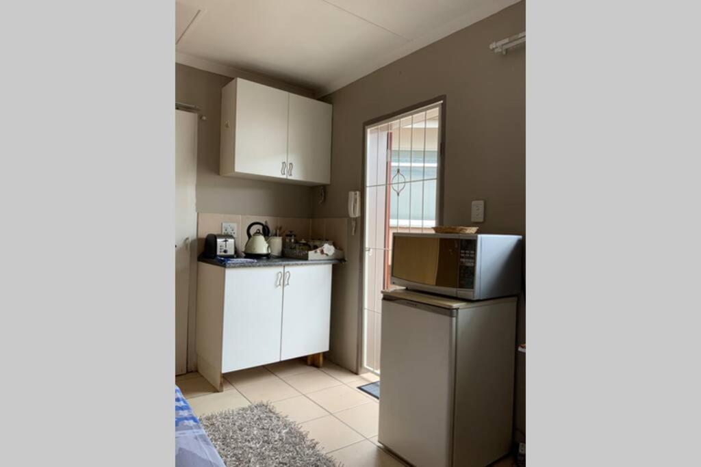 Cozy Guest Suite With Private Access Roodepoort Exterior foto