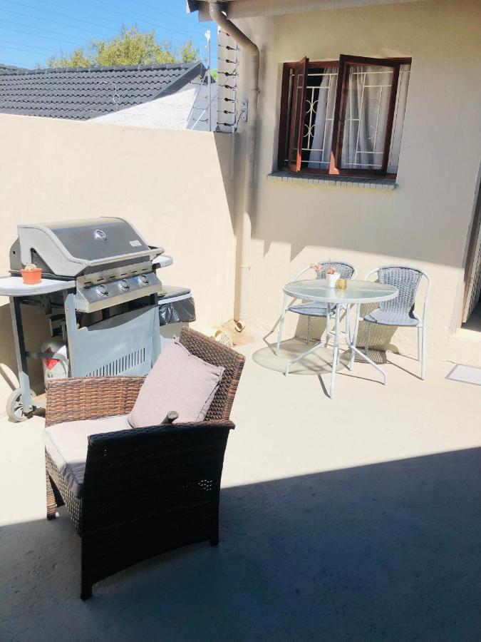 Cozy Guest Suite With Private Access Roodepoort Exterior foto
